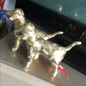 Victoria’s Secret gold dogs
